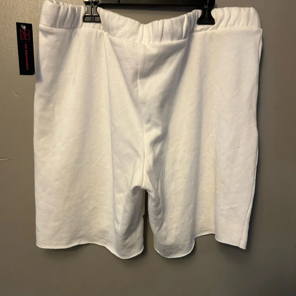 White summer lounge fleece shorts - pull on style Bermuda length summer print - Picture 4 of 9